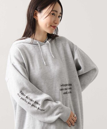 ２＿ポイント刺しゅうフーディ