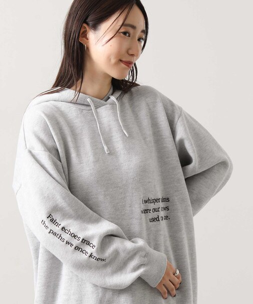 ２＿ポイント刺しゅうフーディ