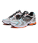 S70704-4　PROGRID TRIUMPH 4　WHITE/SILVER　635388-0001