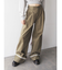 ロールアップタックワイドパンツ