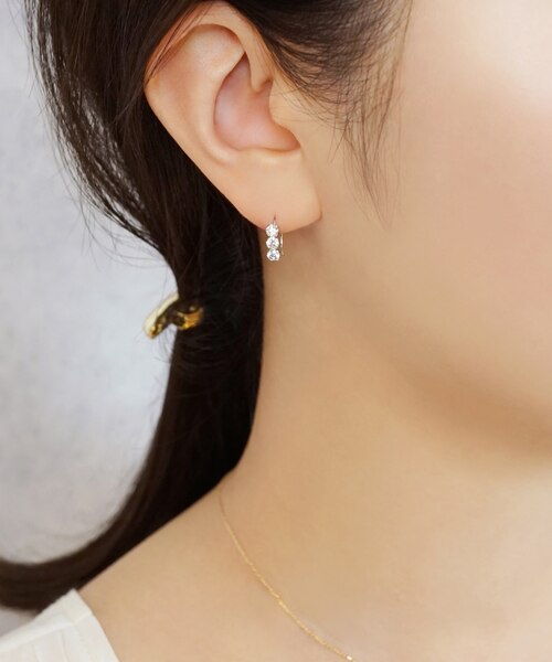 gravie アウイナイト ピアス WG K10 gravie アウイナイト ピアス WG K10 - メルカリ