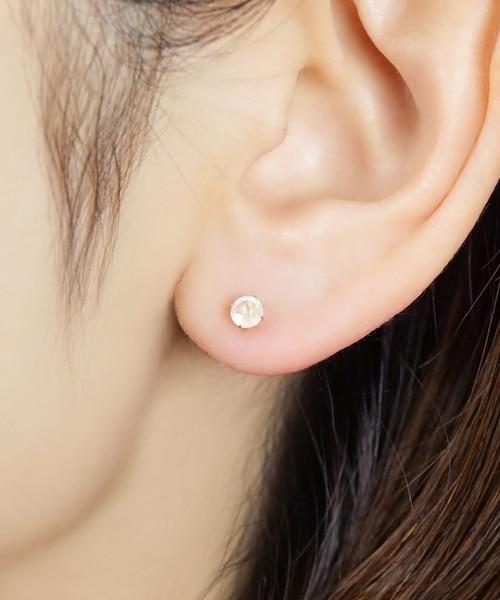 セカンドピアス]K18 ムーンストーンピアス(4mm)｜テイクアップの通販