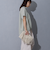 裾タックブラウス