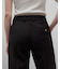ストレートレッグのテーラードパンツ