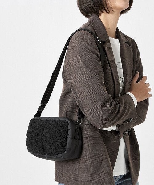 PUFFY CUBE CROSSBODY ジェットブラックシェルパ PUFFY CUBE CROSSBODY ジェットブラックシェルパ
