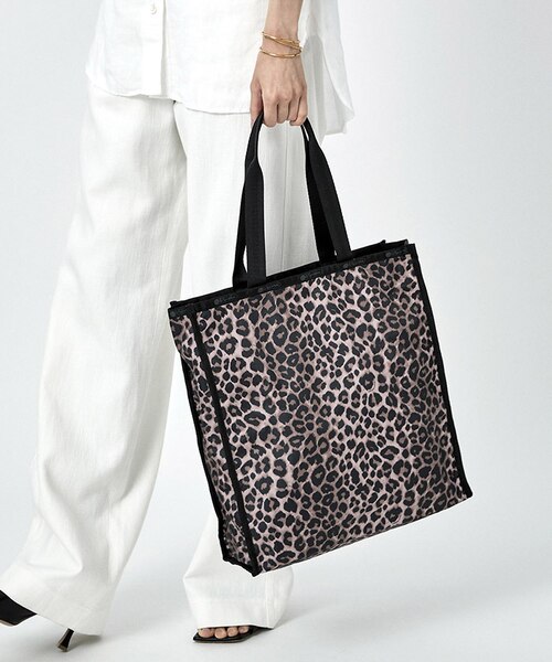 LeSportsacレスポートサック　LG Book Toteトーニーレオパード LG BOOK TOTE トーニーレオパード｜レスポートサックの