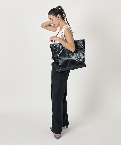 レスポートサック　MEDIUM 2 WAY TOTE ライラック/ブラック LeSportsac（レスポートサック）の「MEDIUM 2 WAY TOTE