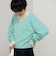 ロゴ刺繍入りVネックプルオーバーニット