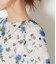ルミナスフラワープリント 8分袖シャーリングブラウス