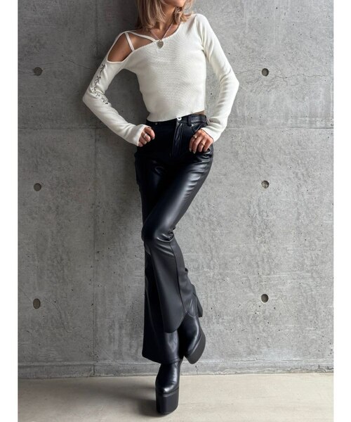 TINY】フェイクレザーフレアパンツ｜マークスタイラーアウトレットの