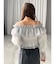 オフショルラッフルブラウス