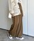 ピンストライプベルト付きタックパンツ
