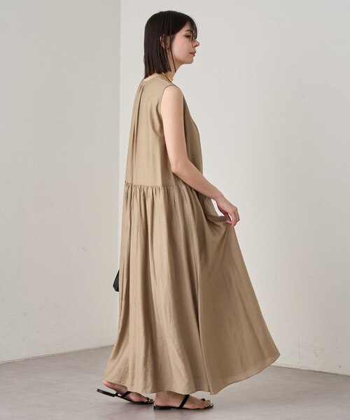 ▶新品未使用 / Loungedress リブノースリーブワンピース T／TAツイルラップ風ノースリーブワンピース | human woman