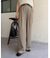タックストレートスラックス