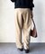 カットタックテーパードパンツ