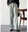 カットタックテーパードパンツ