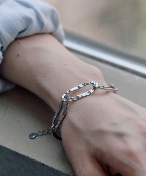 ear PAPILLONNER】テクスチャーBIGチェーンブレスレット｜パルグループ