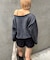 【WHO'S WHO gallery】ラインストーンオフショルスウェット