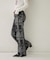 【WHO'S WHO gallery】アソート柄フレアパンツ