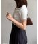 ヘンリーネックチャーム付きコンパクトTシャツ