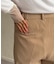 テーパードパンツ