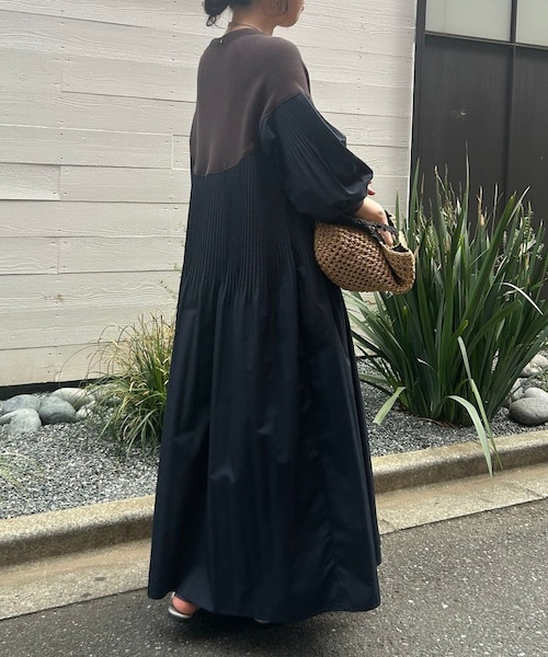 一枚で主役級／夏でも快適】ドッキングプリーツワンピース｜ガリャルダ