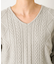 袖配色ケーブルVネックニット