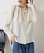 ネックラッフルブラウス