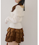 オフショルブローチ付きニット