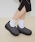大人の日常にも寄り添う厚底スリッポン