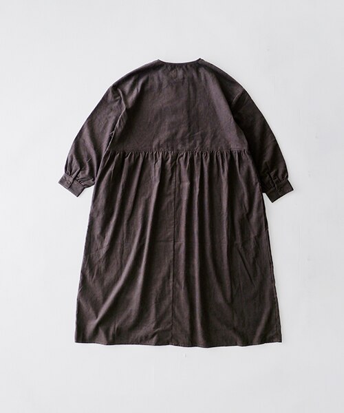 オオカミとハリネズミのエクリュ“秋冬”｜タンデイ パレードの