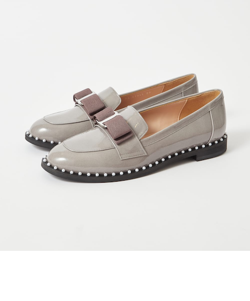 華やか甘めスタイルに◎リボン×パールローファー｜ダイアナの