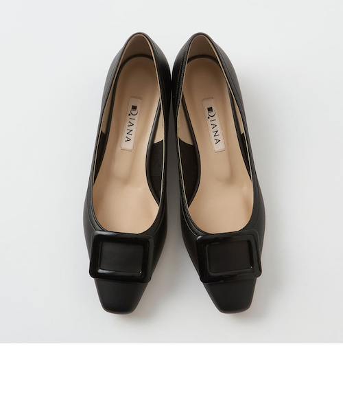 DIANA お仕事シーンでも活躍！美人顔フラットパンプス お仕事シーンでも活躍！美人顔フラットパンプス｜ダイアナの