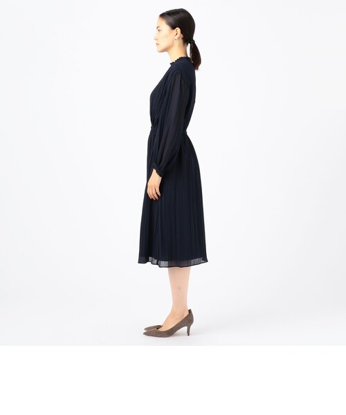 ランダムプリーツジョーゼット ウエストギャザーワンピース｜トゥモロ  