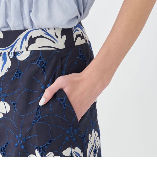 アイレットハイビスカス ストレートパンツ｜トゥモロ－ランドの