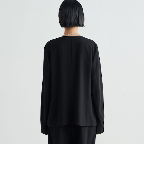 バックサテンジョーゼット ノーカラージャケット｜トゥモロ