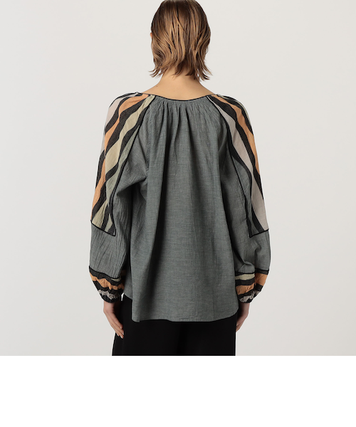 Devotion TWINS SERENE Vネックブラウス トゥモローランド Devotion TWINS SERENE Vネックブラウス｜トゥモロ－ランドの