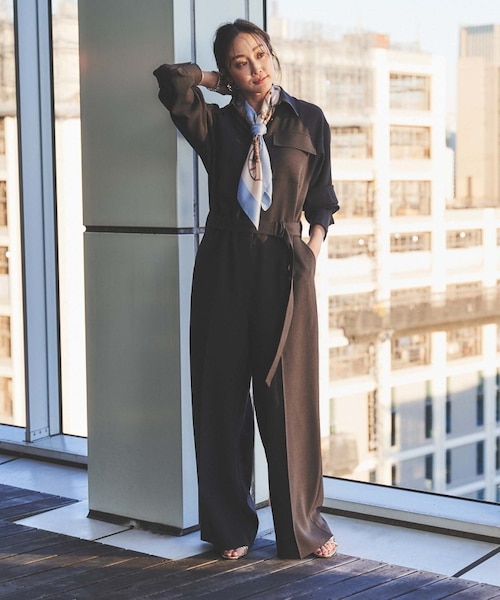 朝比奈 彩×Oggi×UNTITLEDコラボ シャツカラーオールインワン　新品 朝比奈 彩×Oggi×UNTITLED スペシャルコラボ】シャツカラー