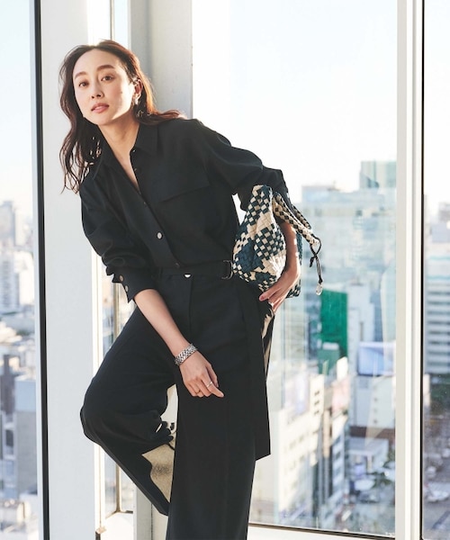 朝比奈 彩×Oggi×UNTITLEDコラボ シャツカラーオールインワン　新品 朝比奈 彩×Oggi×UNTITLED スペシャルコラボ】シャツカラー