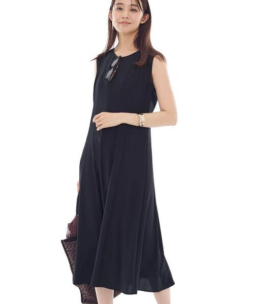 美品　Munsing wear ノースリーブダウンワンピース MUNSING WEAR マンシングウェア ノースリーブ ダウン切替