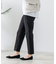 スラリータックテーパードパンツ