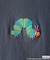 【はらぺこあおむし/The Very Hungry Caterpillar】【コットン100%のしっかりした生地 ドロップショルダー】オリジナルデザイン 刺繍Tシャツ エリック・カール 絵本 キャラクター グッズ ユニセックス