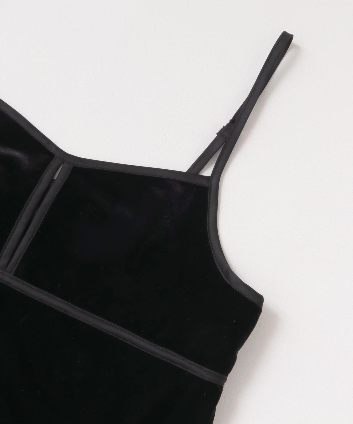 フロントスリットベロアキャミワンピース