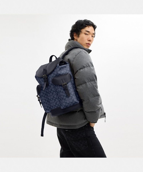 公式】ワーナー バックパック・シグネチャー キャンバス｜コーチ