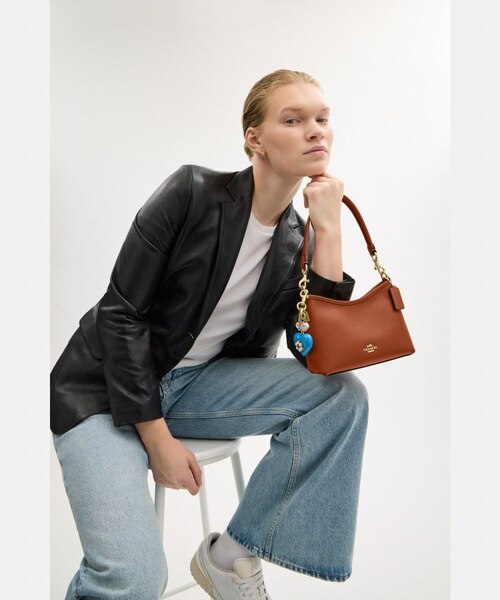 COACH ローレル スモール ショルダー バッグ 黒 公式】コーチアウトレット | ローレル スモール ショルダー バッグ
