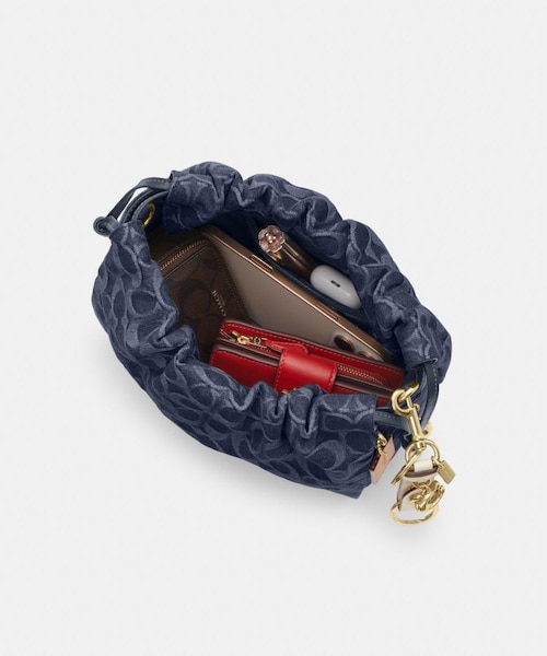 公式】フェイ ドローストリング バッグ・シグネチャー デニム｜コーチ