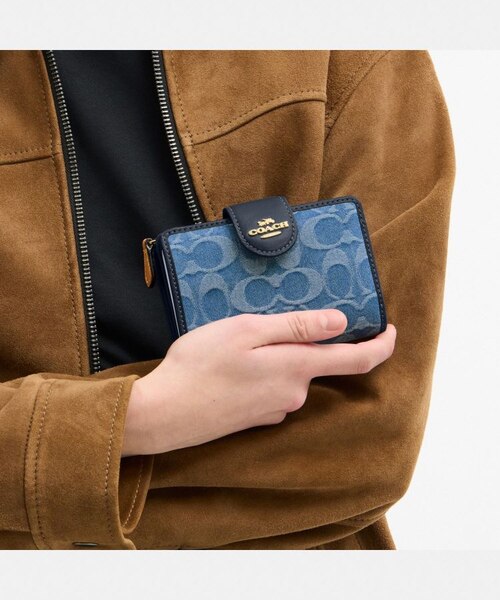 公式】ミディアム コーナー ジップ ウォレット・シグネチャー デニム