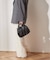 フェザータックパンツ