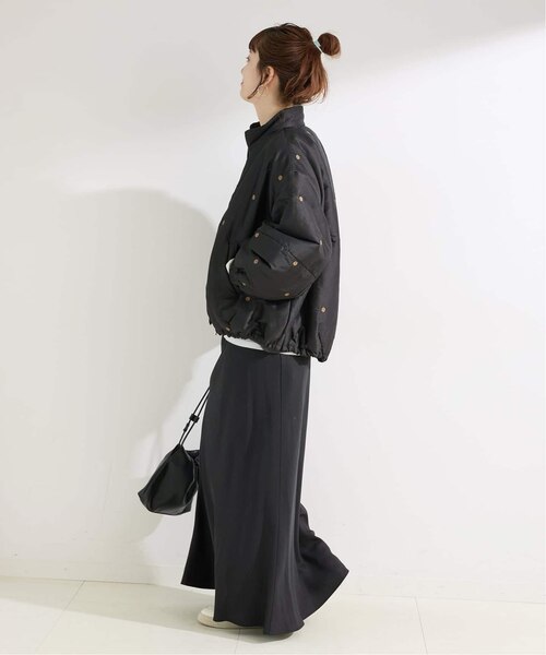 中わた刺繍ブルゾン｜ベーセーストックのアウトレット通販｜三井