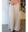 シルエットタックワイドパンツ